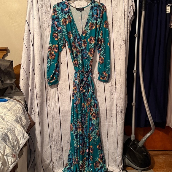 Eloquii Teal Floral Wrap Dress. Size 16. Split on left leg. Great condition! - Picture 1 of 4